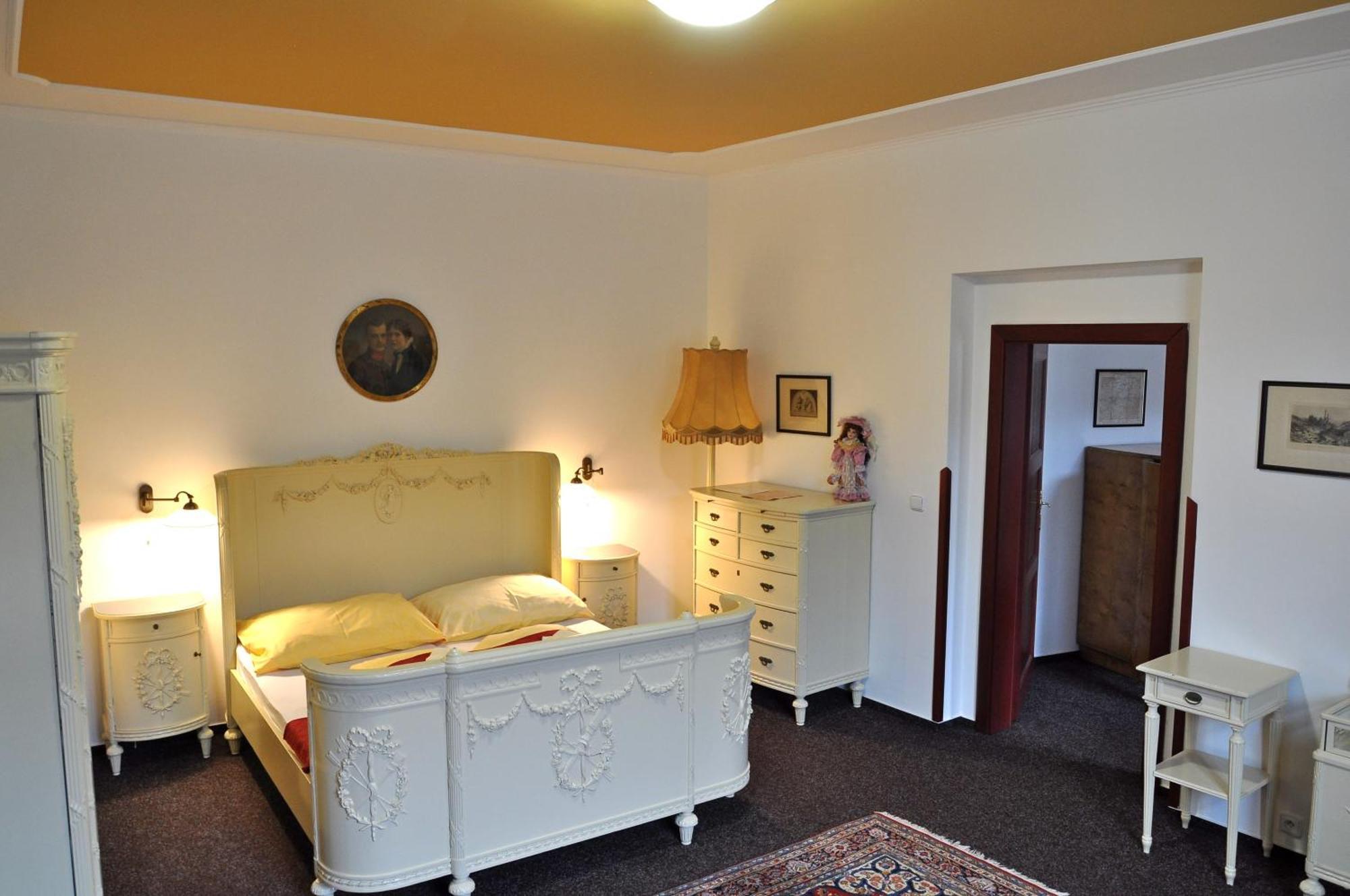 Hotel Cisar Ferdinand Loket Ruang foto